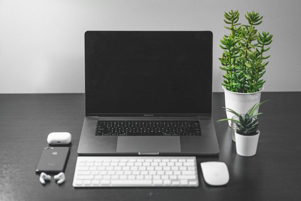 ¿Cómo integrar dispositivos de hardware en sistemas IoT?